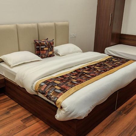 De Manora Homes - Unpretentious Hotel With A Garden , Posh Area Ranjit Avenue Amritsar Eksteriør bilde