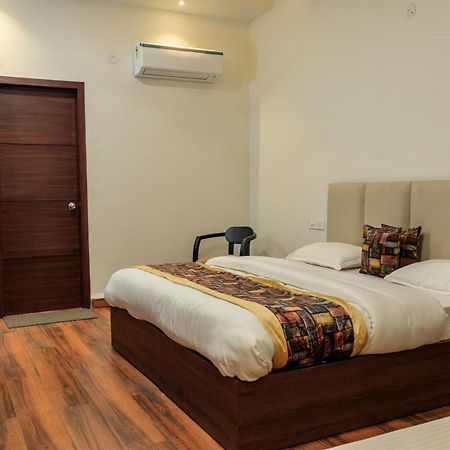 De Manora Homes - Unpretentious Hotel With A Garden , Posh Area Ranjit Avenue Amritsar Eksteriør bilde