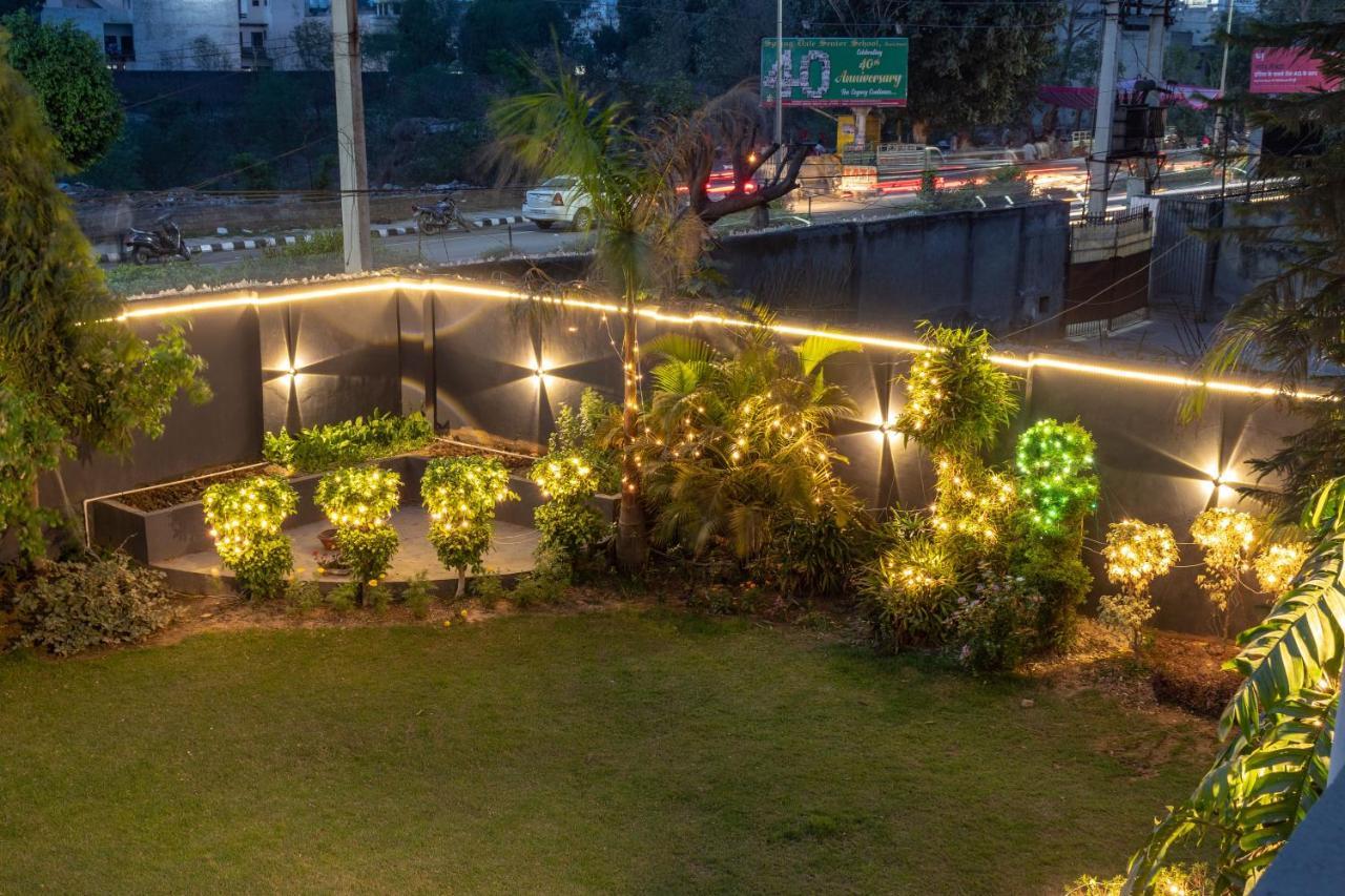 De Manora Homes - Unpretentious Hotel With A Garden , Posh Area Ranjit Avenue Amritsar Eksteriør bilde